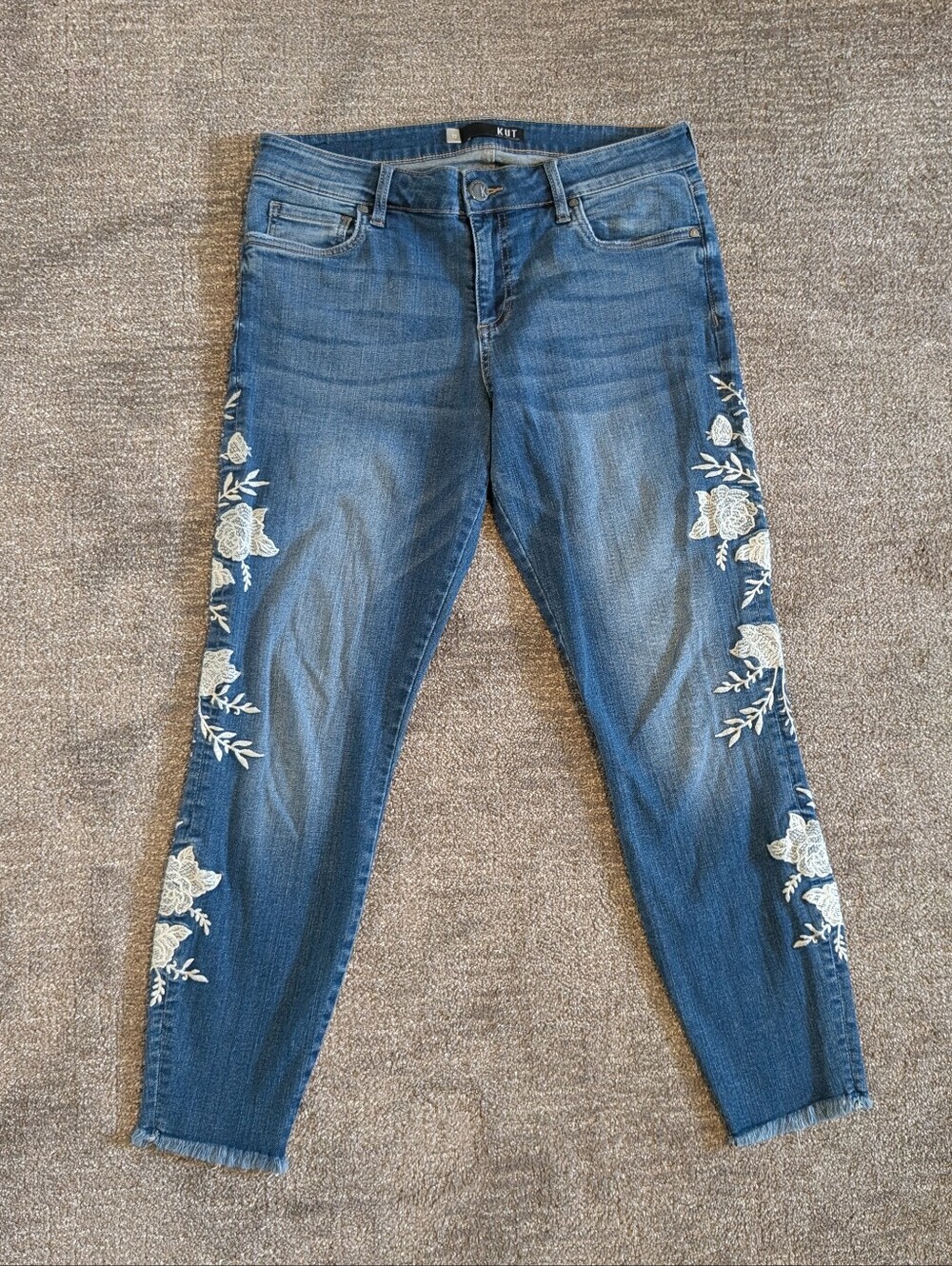 Kut from the Kloth Connie Ankle Skinny Jeans with White Floral Embroidery - 12